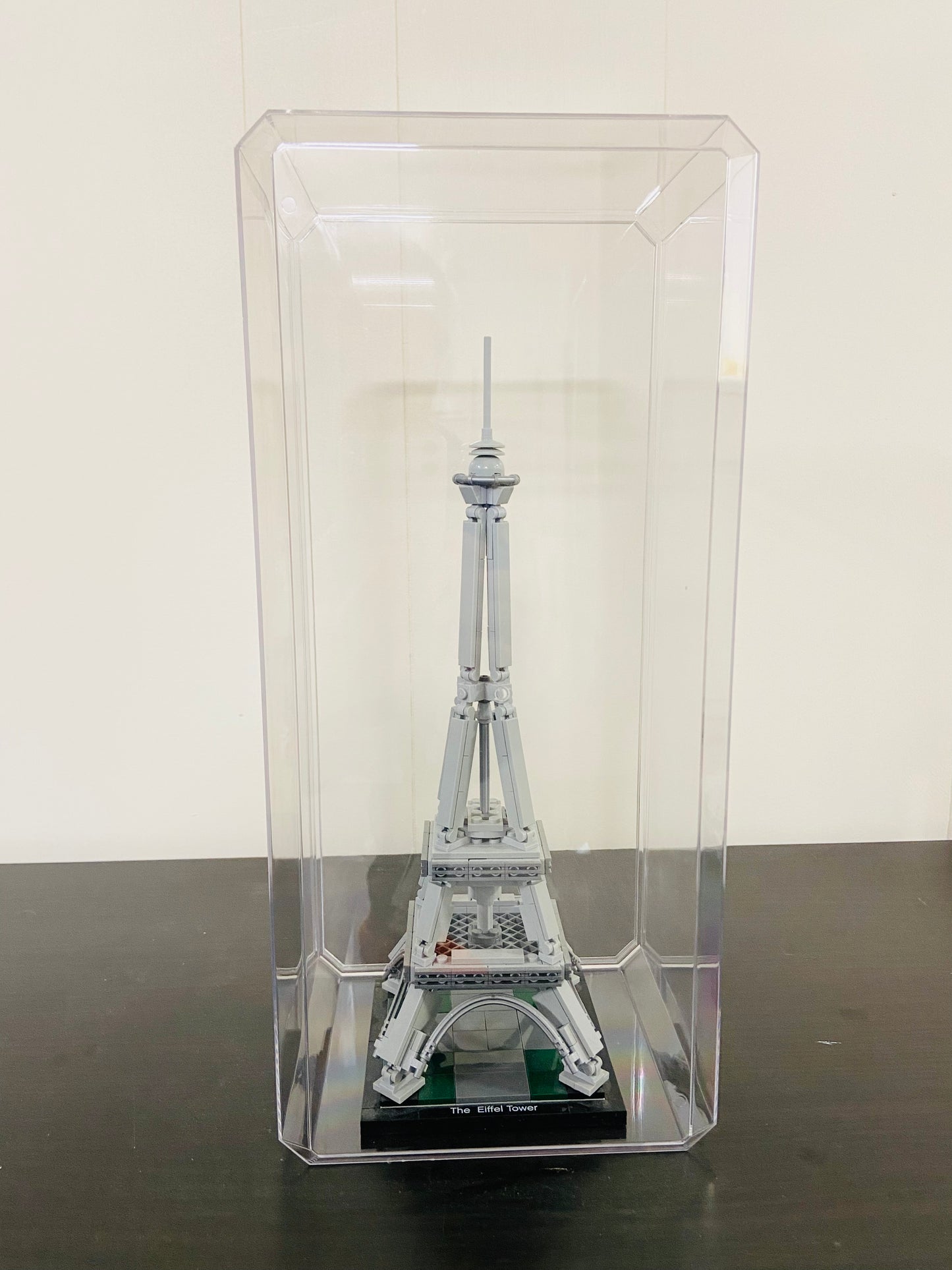Display Case for LEGO Architecture The Eiffel Tower (21019)